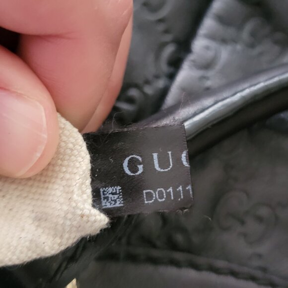 GUCCI GG Signature Medium Sukey Tote - Picture 11 of 13